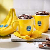 5-Minuten-Tassenkuchen mit Fudge S’mores und Chiquita Bananen