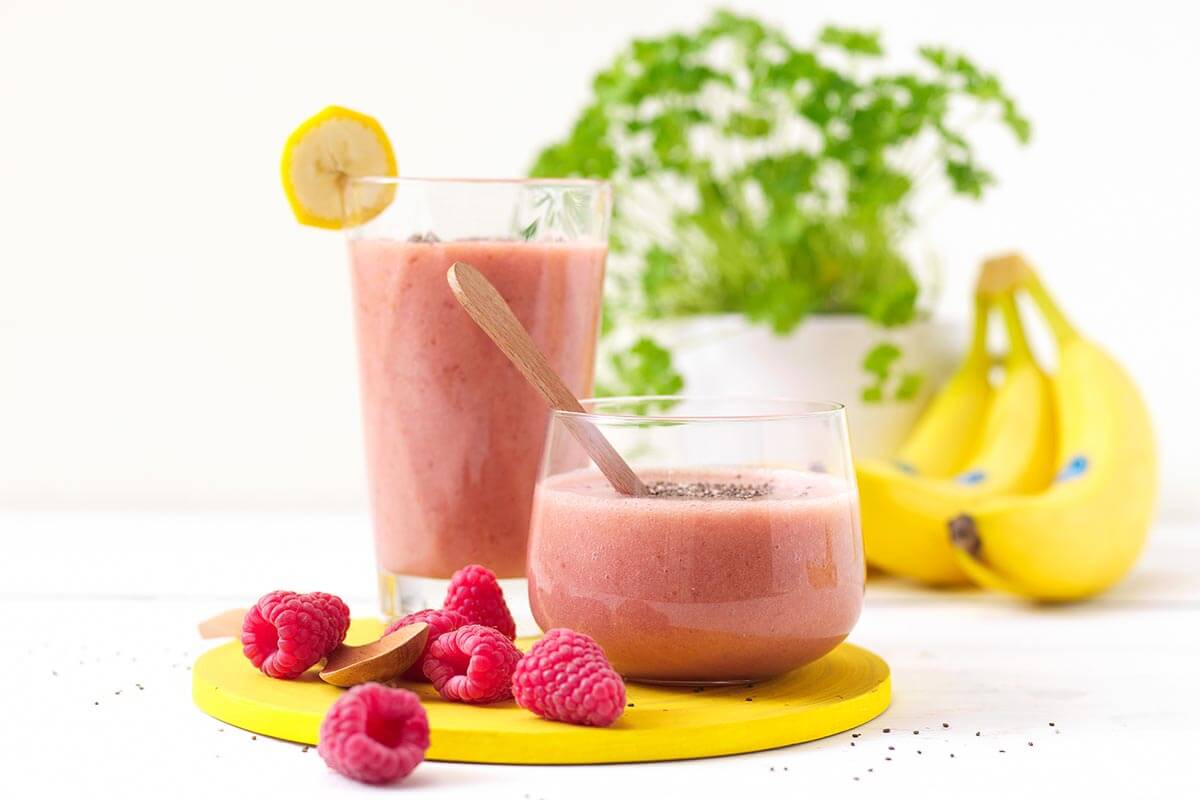 Bananen-Himbeer-Smoothie mit Chia-Samen