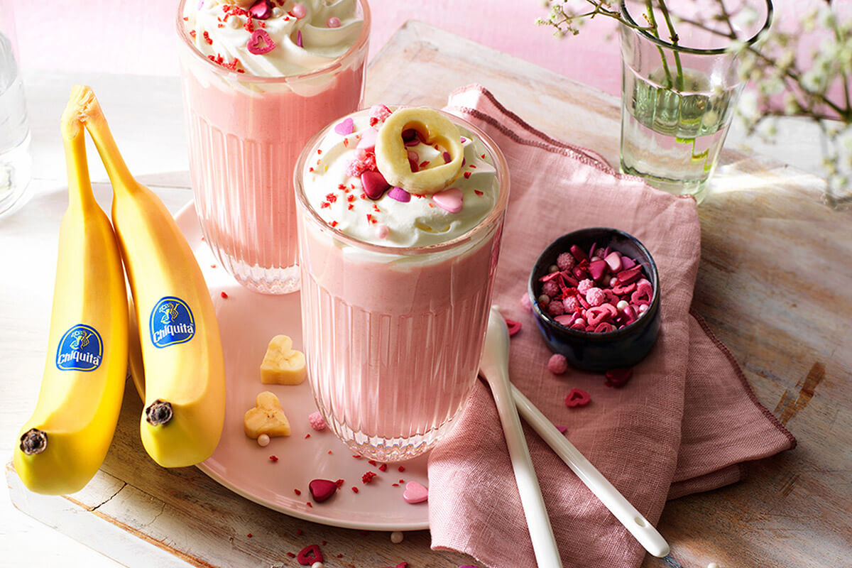 Pinke heiße Valentinstag-Schokolade mit Chiquita Banane| Chiquita Rezepte