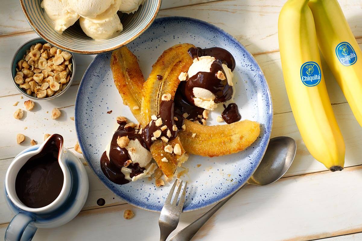 Chiquita Bananensplit mit Zartbitterschokolade und Haselnuss