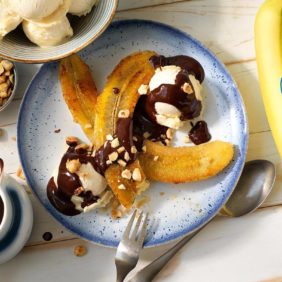 Chiquita Bananensplit mit Zartbitterschokolade und Haselnuss