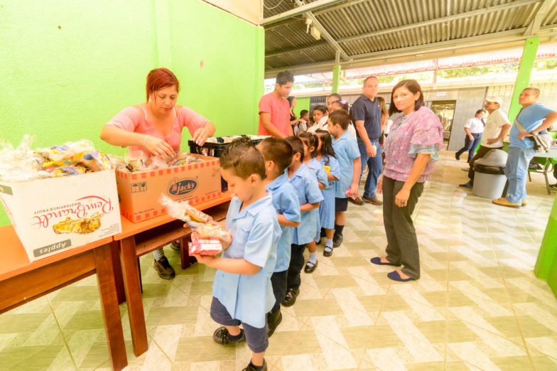 Chiquita schenkt dem Bildungsministerium von Costa Rica Land für den Bau von Schulen - 7