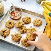 Kernige Haferkekse mit Chiquita Bananen und Blaubeeren