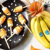 Halloween-Geister-Stieleis mit Chiquita Bananen und Joghurtglasur