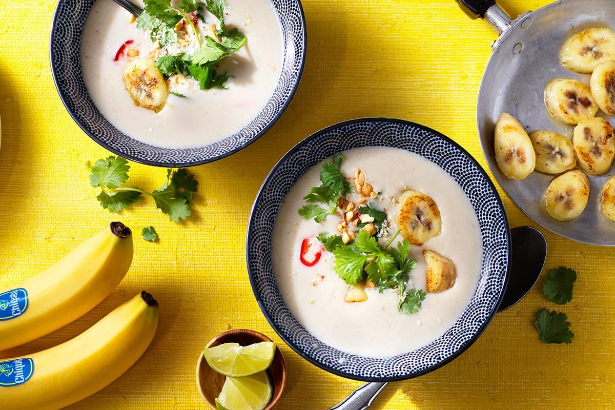 Gesunde thailändische Curry-Kokos-Suppe mit Chiquita Bananen | Chiquita ...
