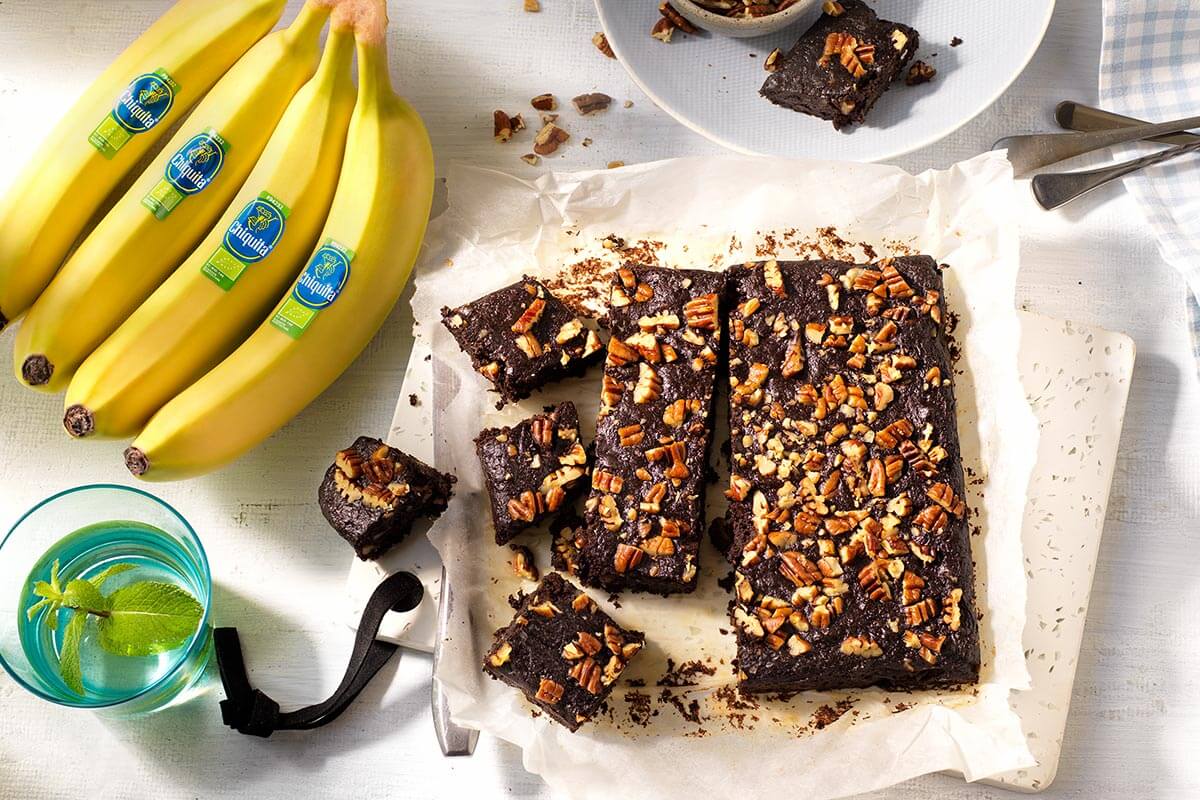 Veganer Brownie mit Chiquita Bananen und Pekannüssen