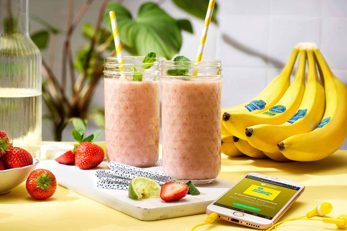 Einfacher Smoothie mit Chiquita Banane und Erdbeeren