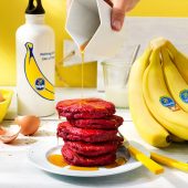 Post-Workout – Pfannkuchen mit Roter Bete und Chiquita Banane für Sumo-Kniebeugen