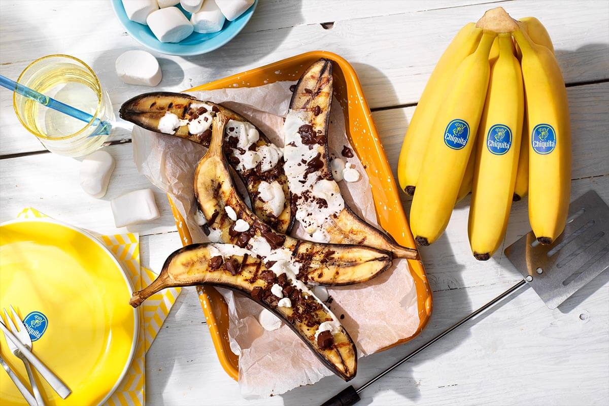 Mit Schokolade und Marshmallow gefüllte BBQ Chiquita Bananen