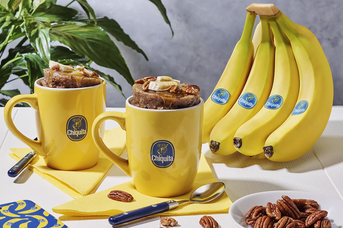 Tassenkuchen mit Chiquita Banane, Pekannüssen und Ahornsirup