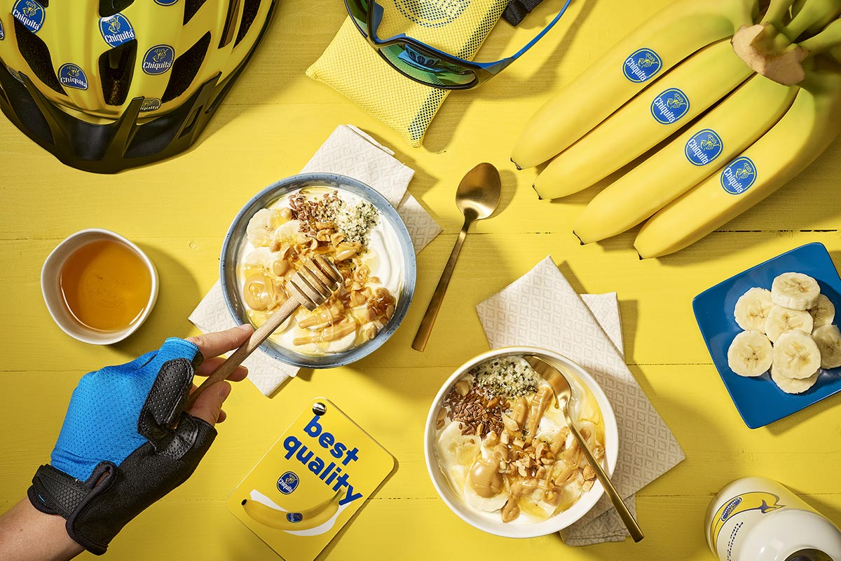 Post Workout Bananen- und Erdnussbutter-Bowl von Chiquita mit griechischem Joghurt 