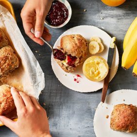 Kein Zucker, kein Kneten, eine Bowl – echtes Bananenbrot mit Datteln