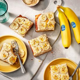 Bananen-Orangen-Kuchen mit Kaffeeglasur