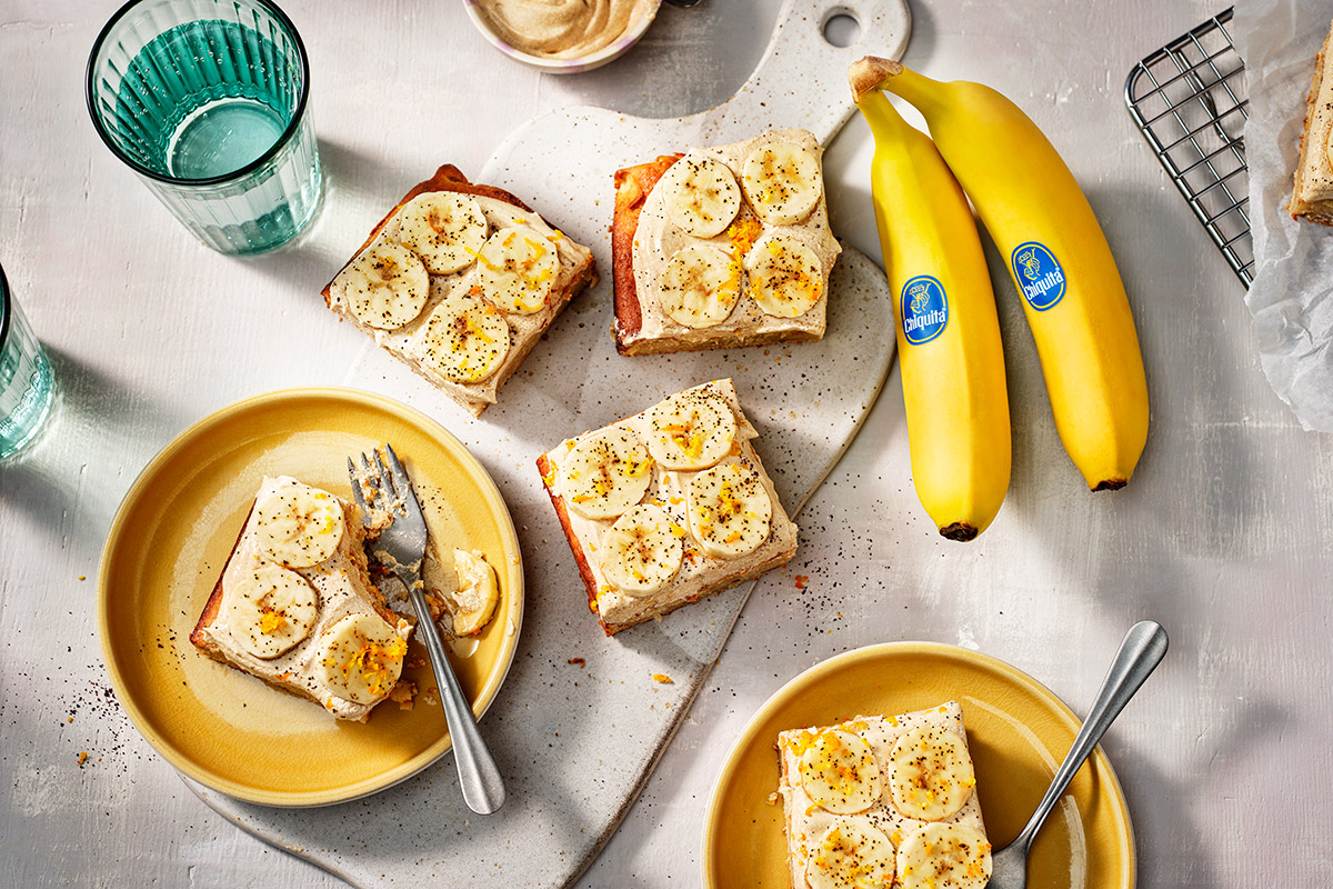 Bananen-Orangen-Kuchen mit Kaffeeglasur