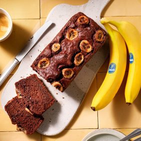 Veganes Bananenbrot mit Schokolade und Rote Bete