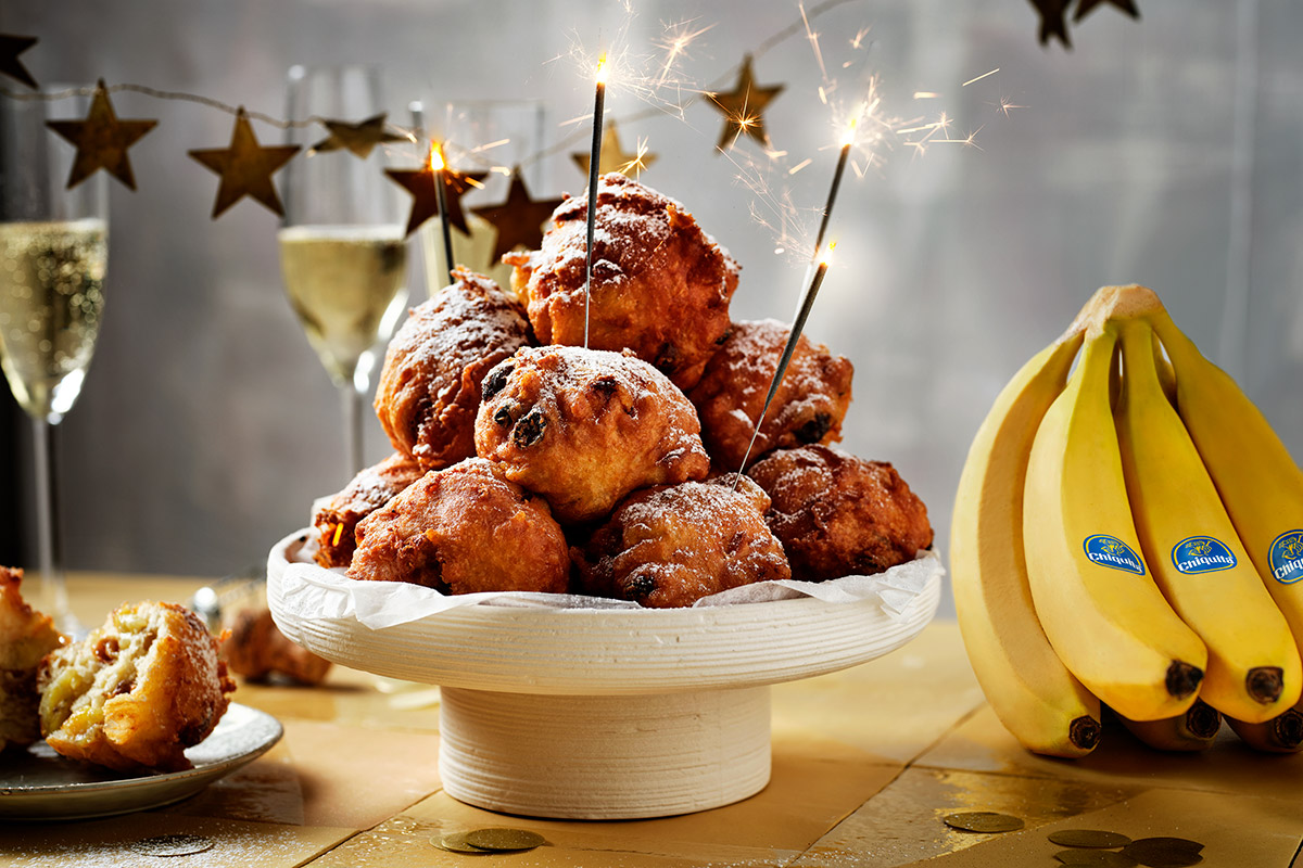 Frittierte niederländische Teigbällchen zum Neujahr