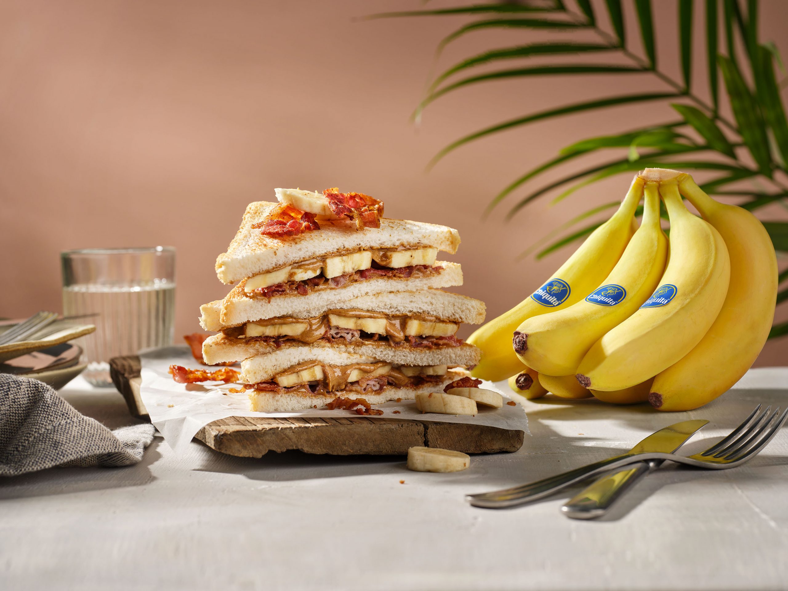 Sandwich mit Erdnussbutter, Speck und Chiquita Bananen