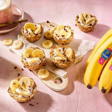 Herzhafte Haferflocken-Cups mit Chiquita Bananen